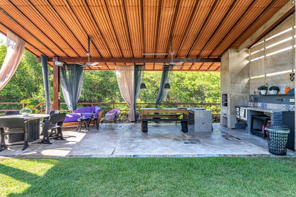 Patio, BBQ facilities, Garden, Kitchen or kitchenette, Seating area, Dining area, Garden view, pet friendly