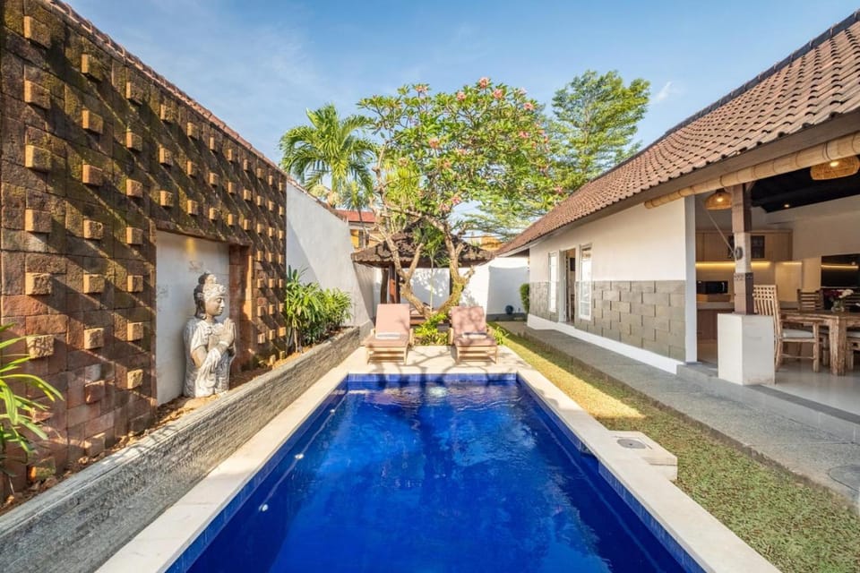 Day, Swimming pool, Swimming pool