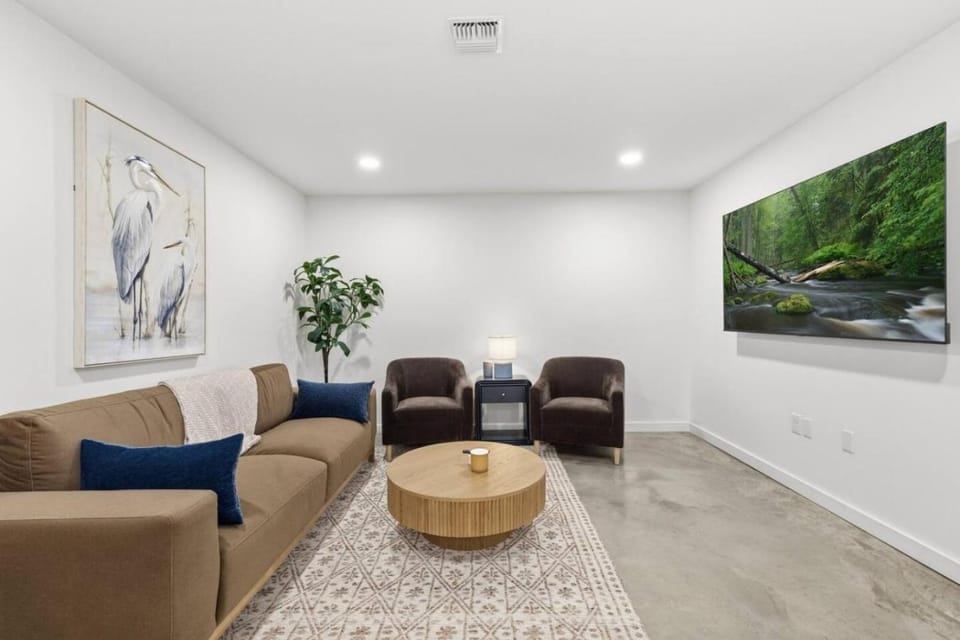 TV and multimedia, Living room, Seating area