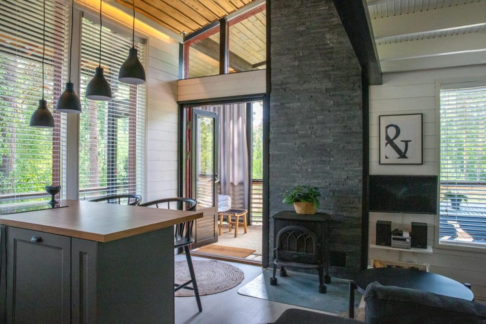 Stay North - Pahkina House in Uusimaa