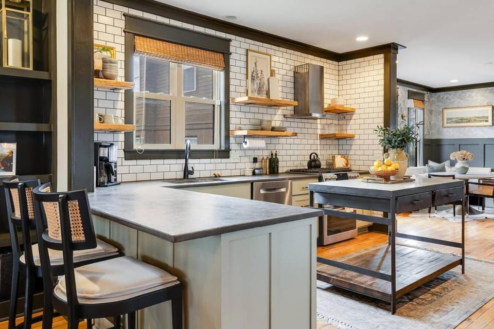 Kitchen or kitchenette