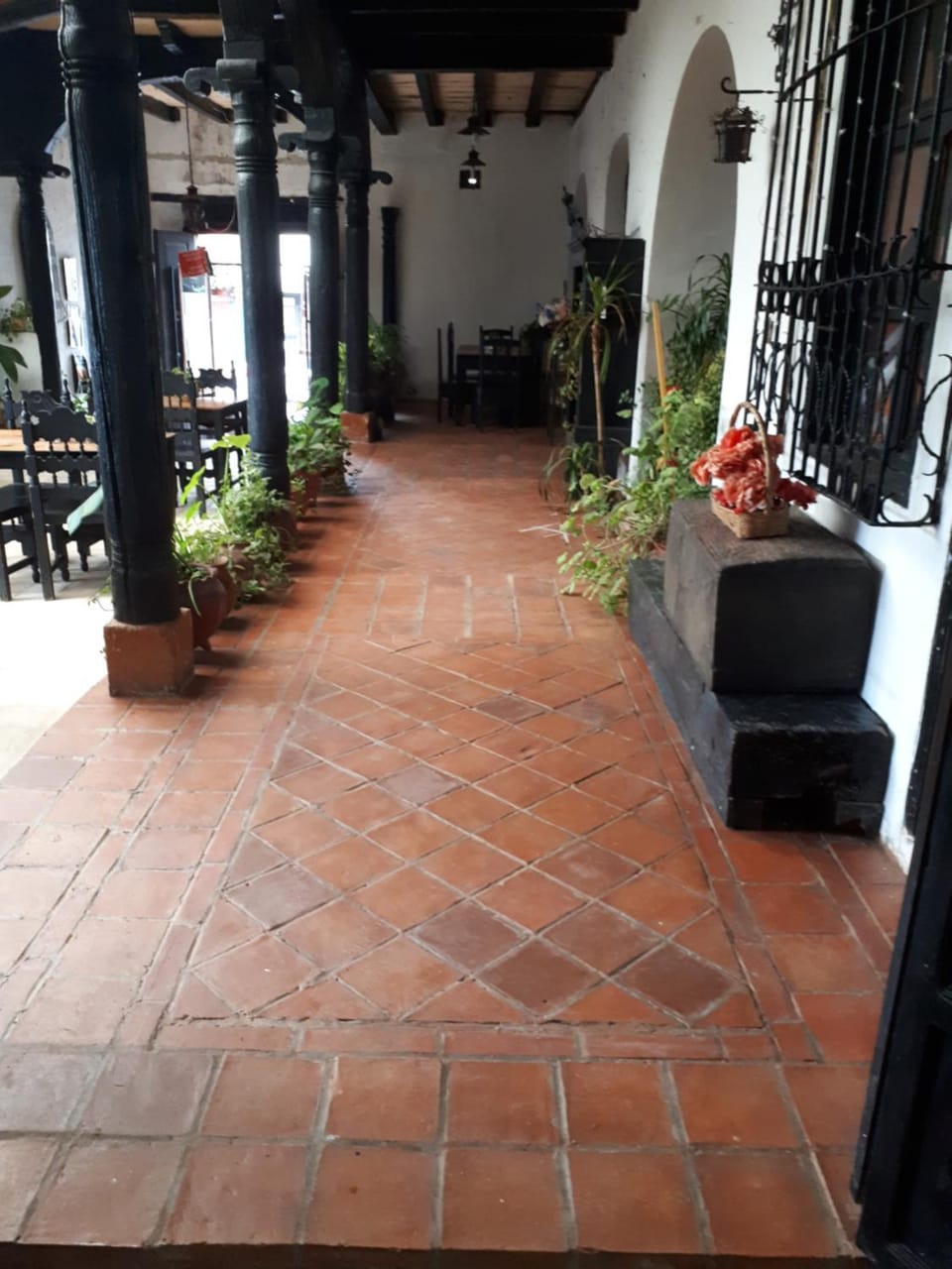 Restaurant/places to eat, Facade/entrance