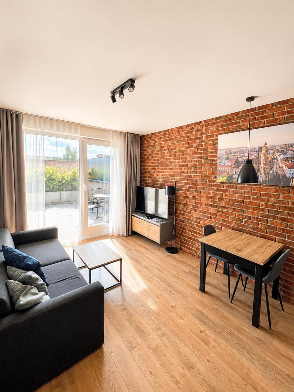 TV and multimedia, Living room, Dining area