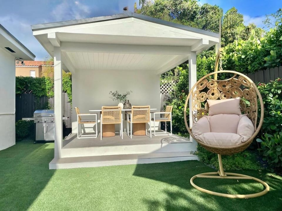 Patio, Seating area