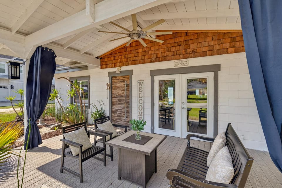 Completely re-done 4 bedroom pet-friendly home Great location House in Saint Simons Island