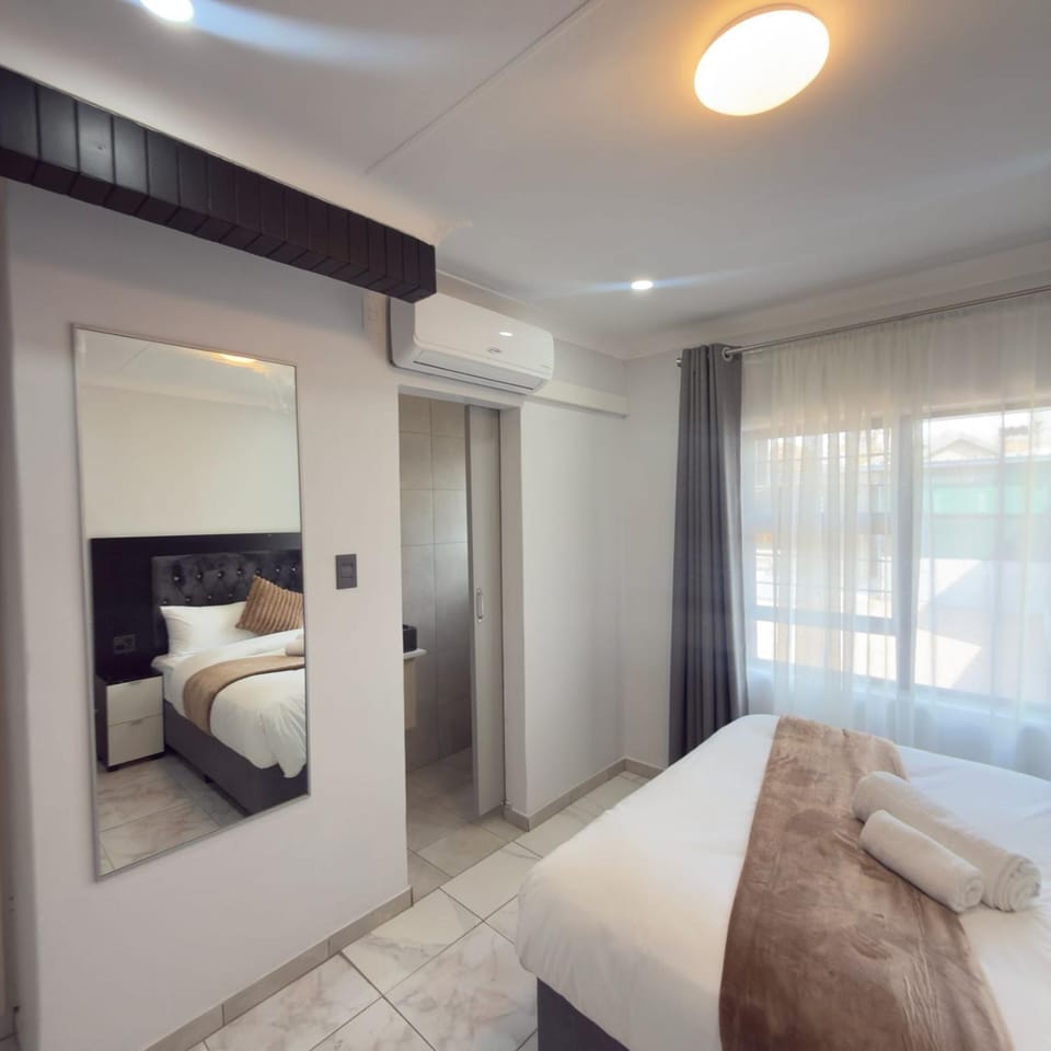 Bed, Bedroom, wardrobe, air conditioner