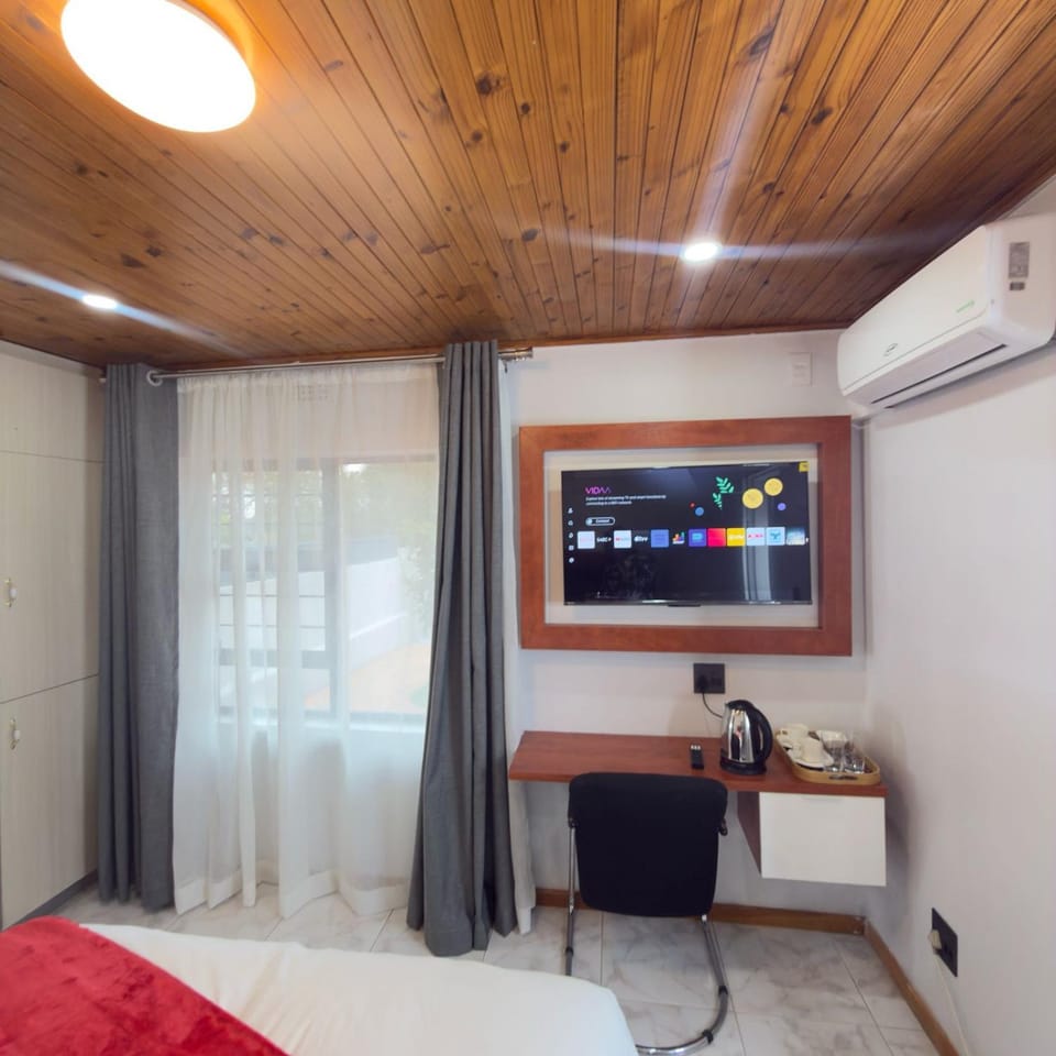 Bed, Bedroom, air conditioner