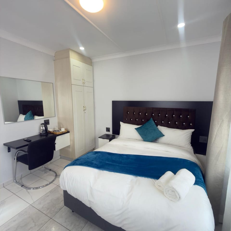 Bed, TV and multimedia, Bedroom, towels, wardrobe