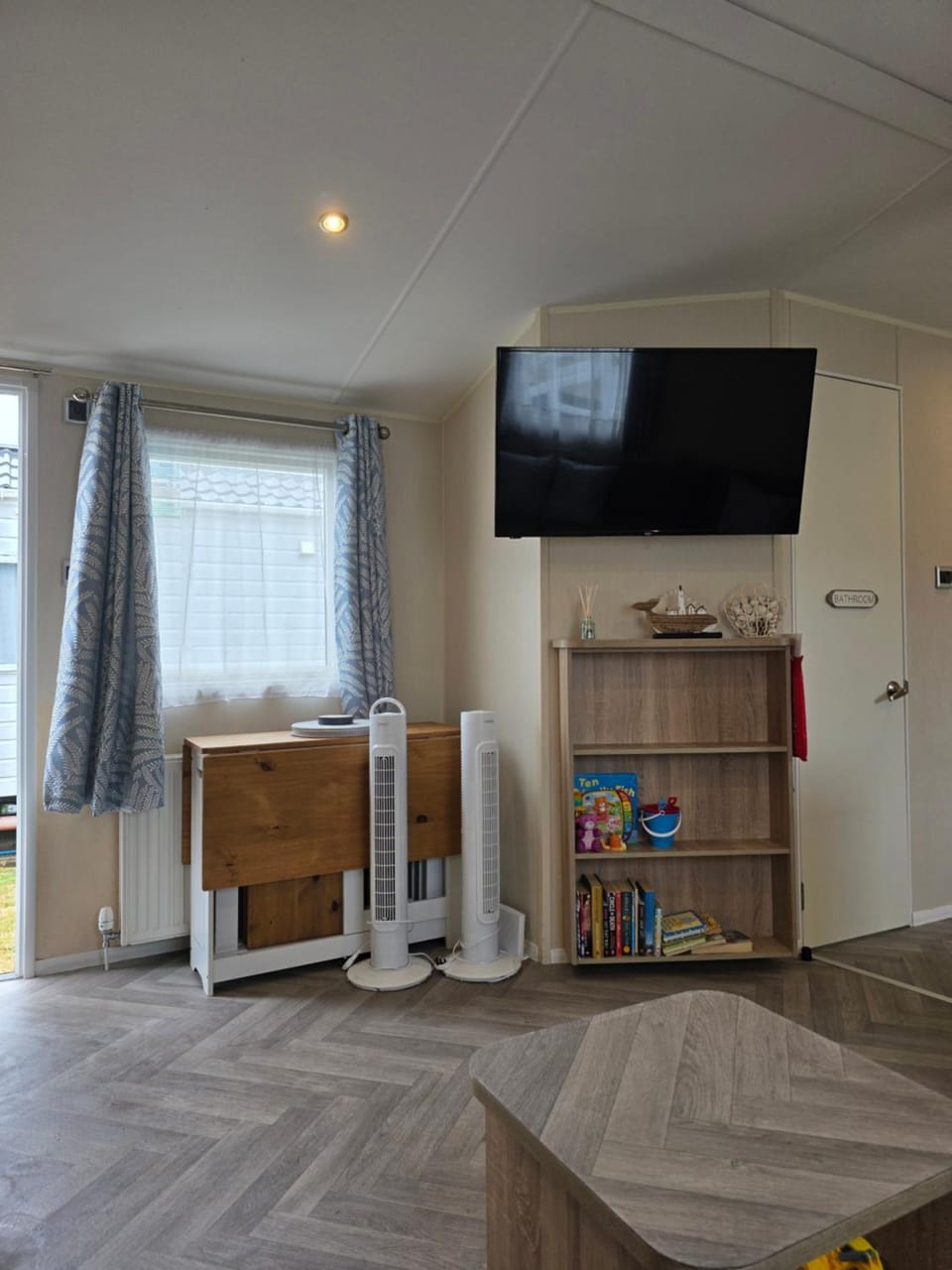 TV and multimedia, Dining area