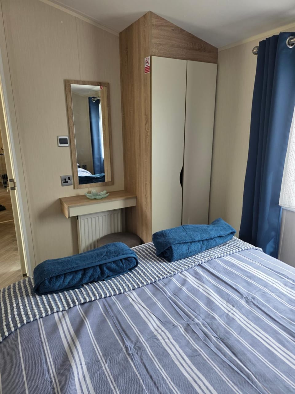 Bedroom, wardrobe