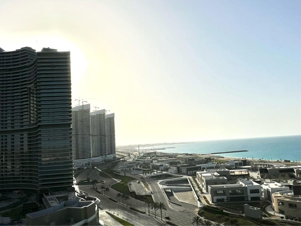 View (from property/room), Lake view, Landmark view, Pool view, Sea view