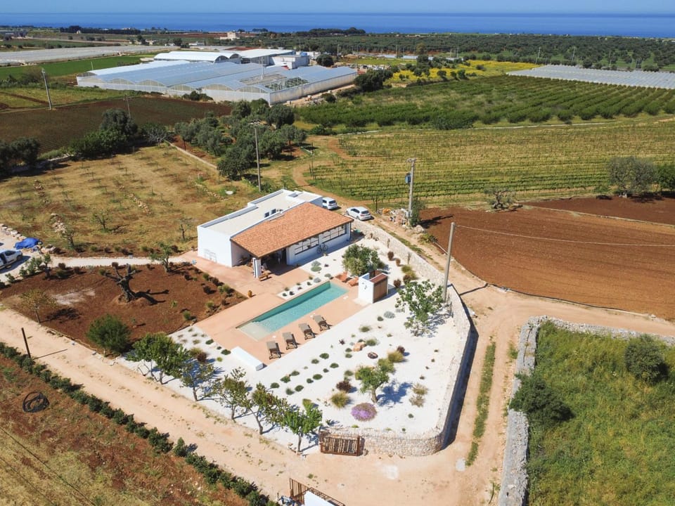 Villa Melì - Relax & Pool Bed and Breakfast in Apulia
