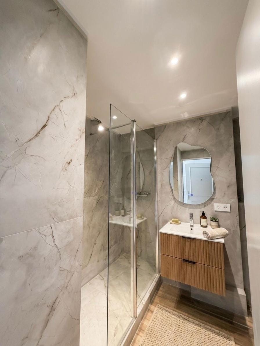 Luxury Apartment Cannes Croisette - Palais des Festivals - next to the Beach & Sea Apartment in Cannes
