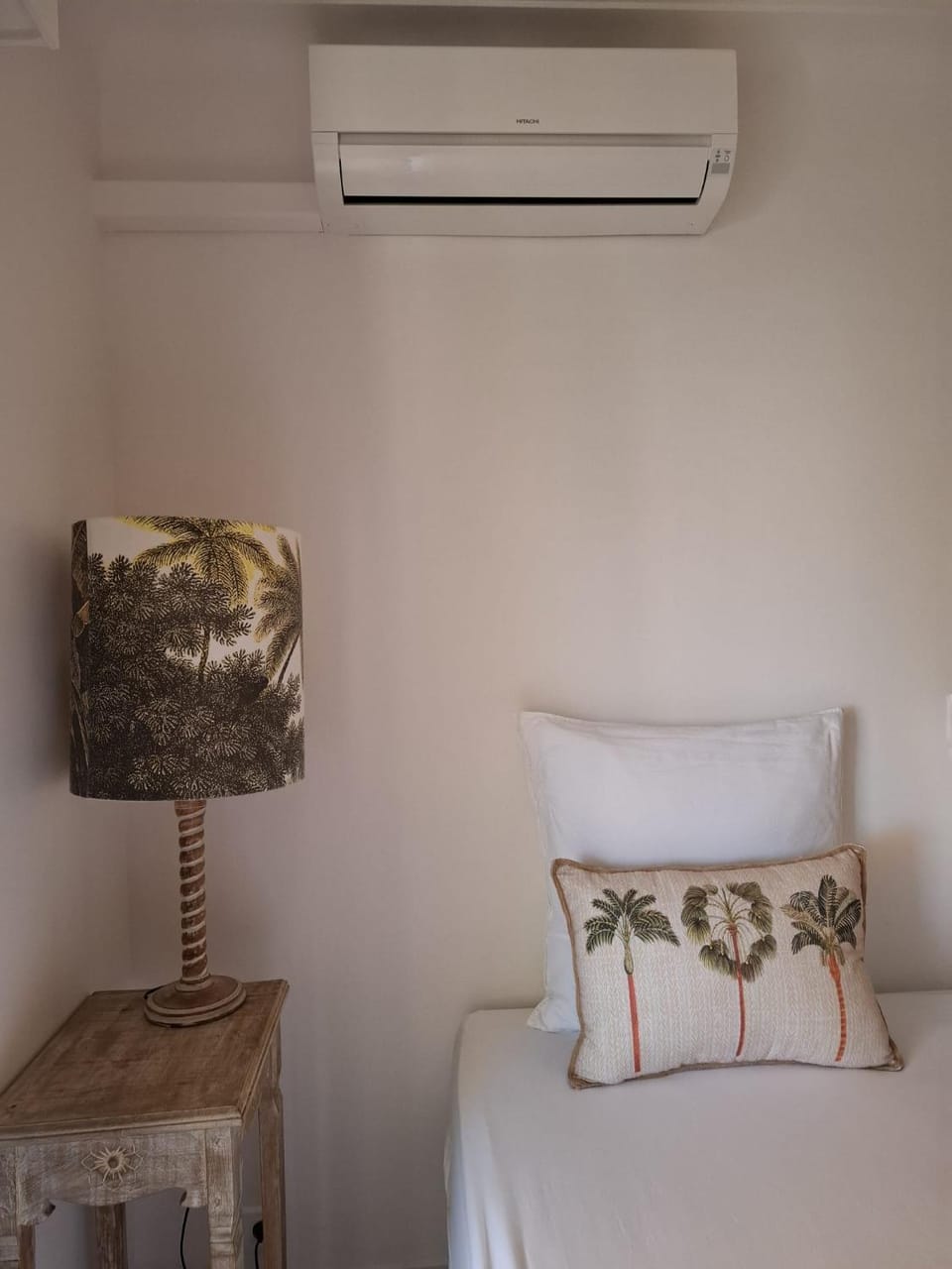 Bed, Bedroom, air conditioner