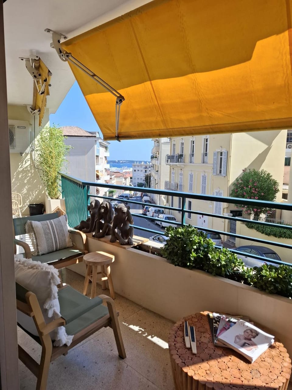 Patio, Day, View (from property/room), Living room, Dining area, Sea view