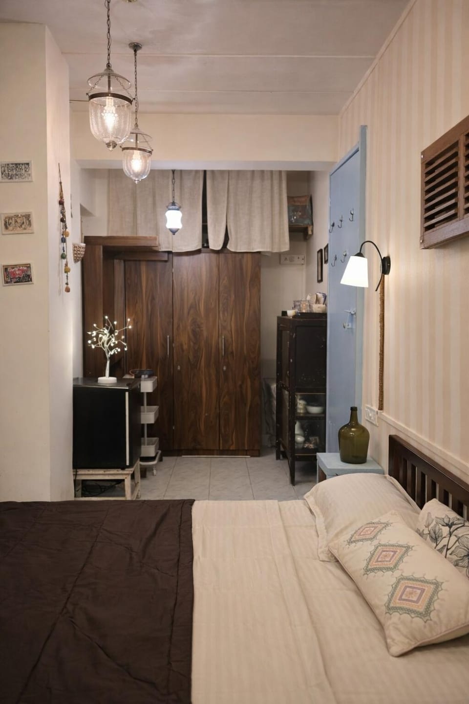 The Henrys House 1BHK Chapel Road Apartment in Mumbai