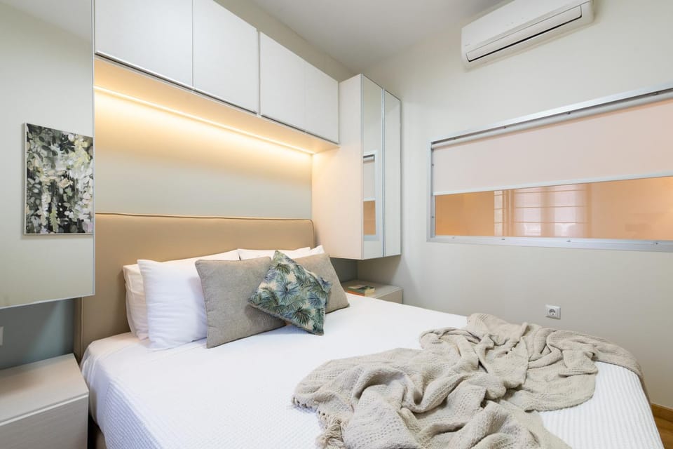 Bed, Bedroom, air conditioner