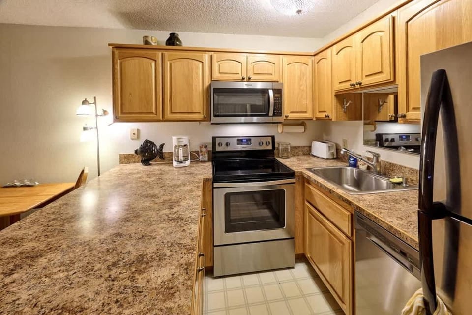 Coastal Escape - Pet Friendly with Amazing Views House in Devils Lake