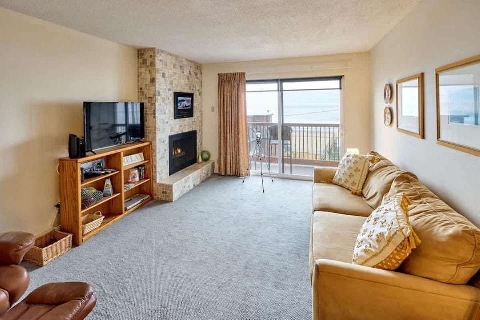 Coastal Escape - Pet Friendly with Amazing Views House in Devils Lake