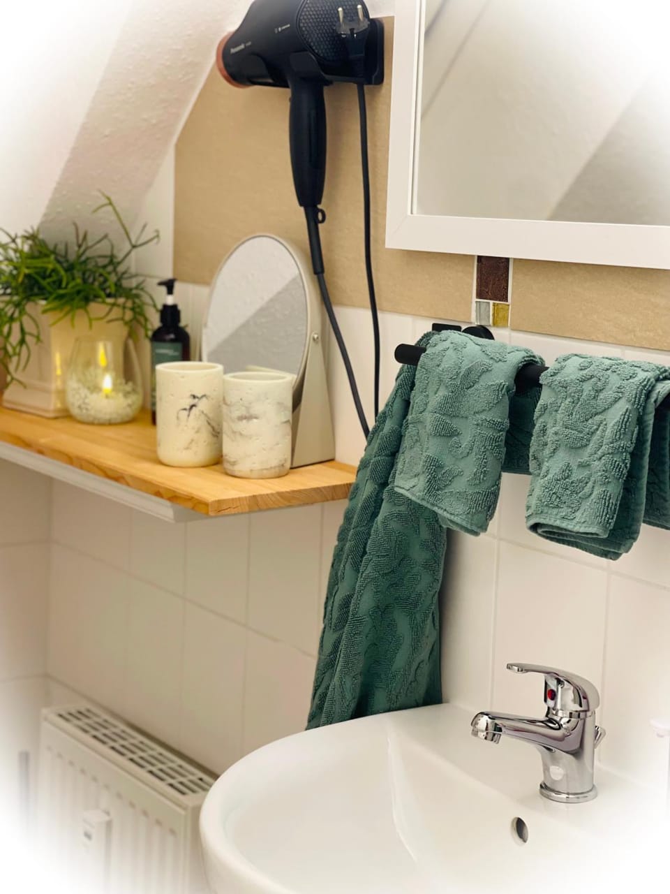 Bathroom, hair dryier, towels