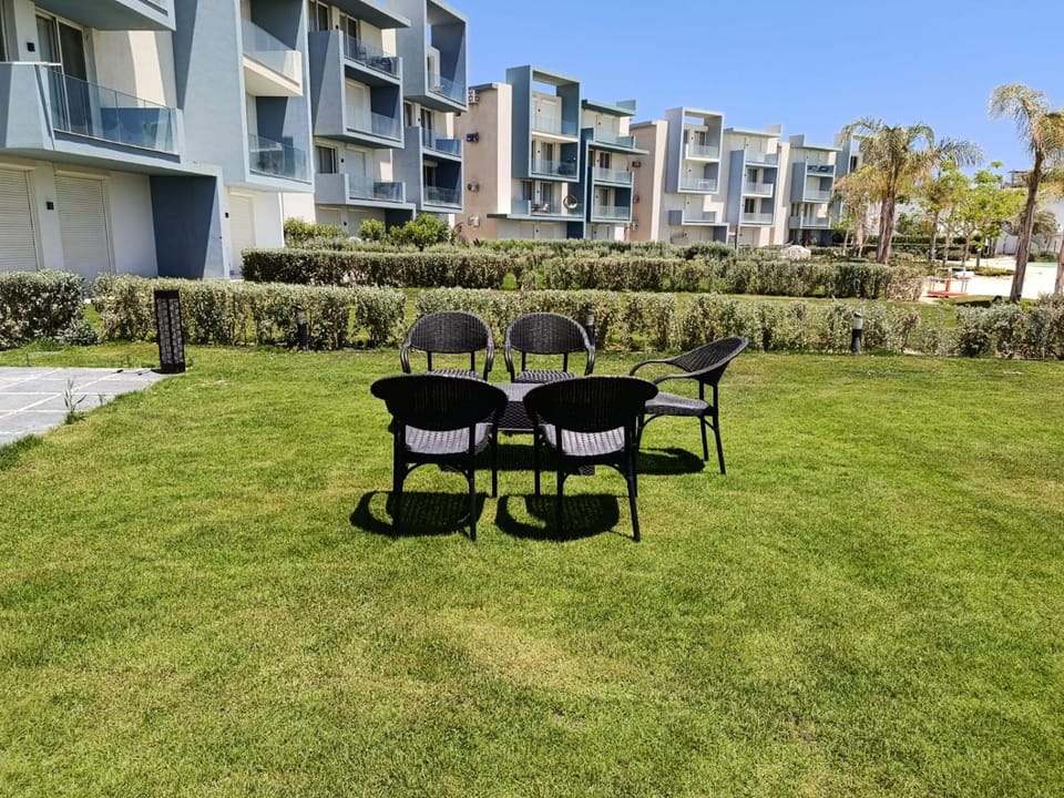 Garden, Garden view