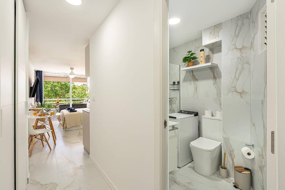 Bathroom, Dining area