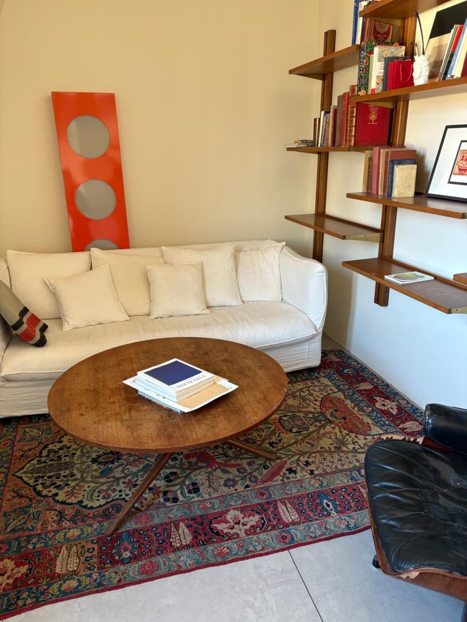 Library, Living room, Seating area