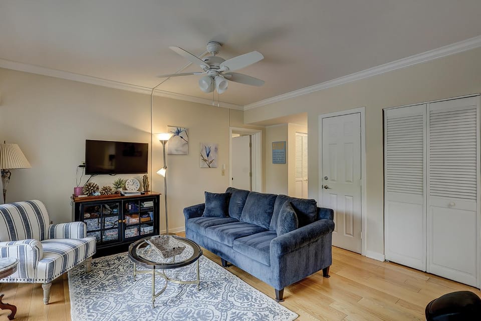 104 Village House walk to Ocean Near Golf & Tennis House in Hilton Head Island