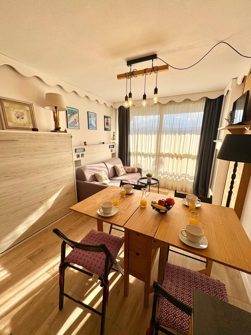 Living room, Dining area