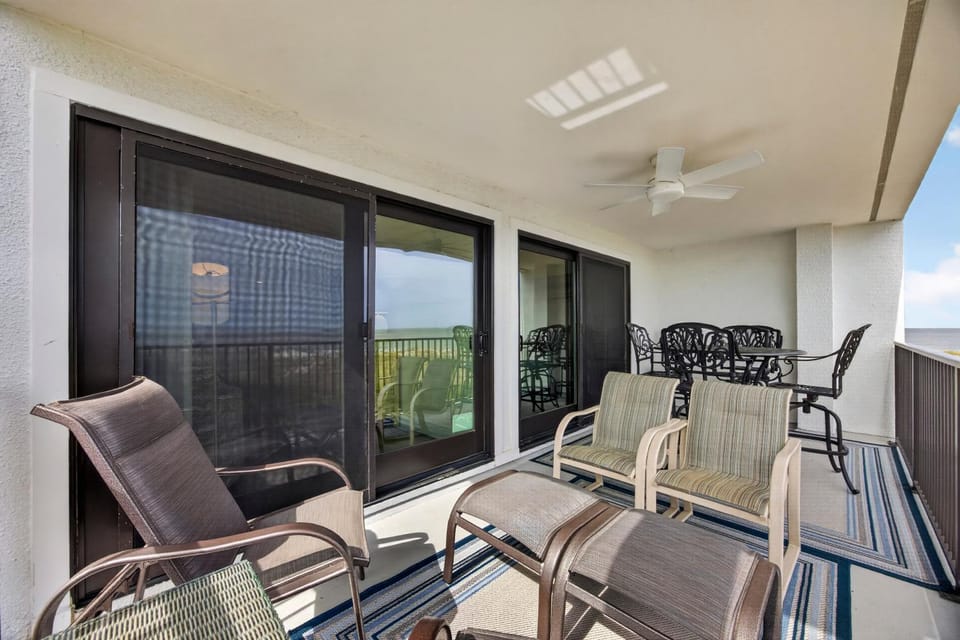 Updated Luxury 208 Sea Cloisters King Queen Twin House in Folly Field