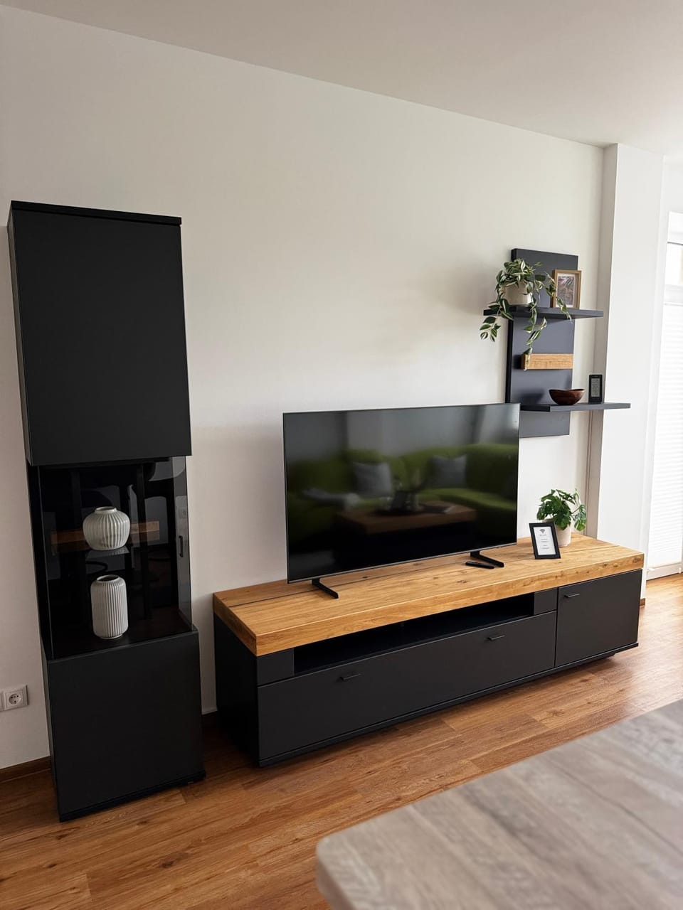 Kitchen or kitchenette, Living room, Dining area