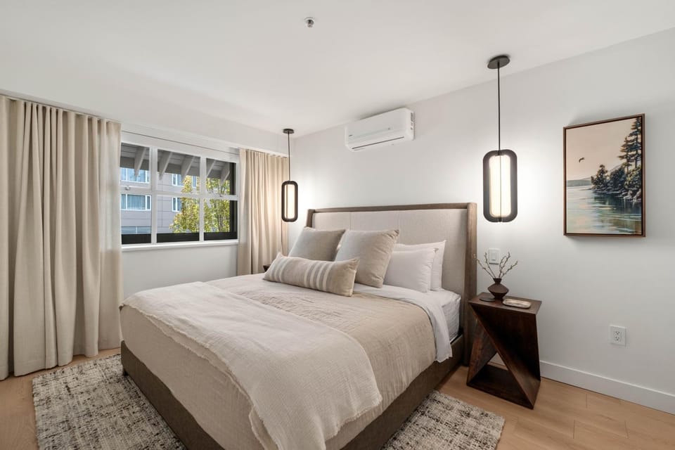 Bedroom, air conditioner