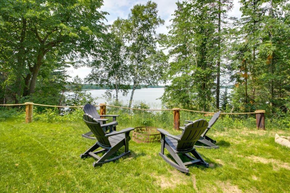 Leech Lake South Shore - Private, Sleeps 8 Adults House in Leech Lake