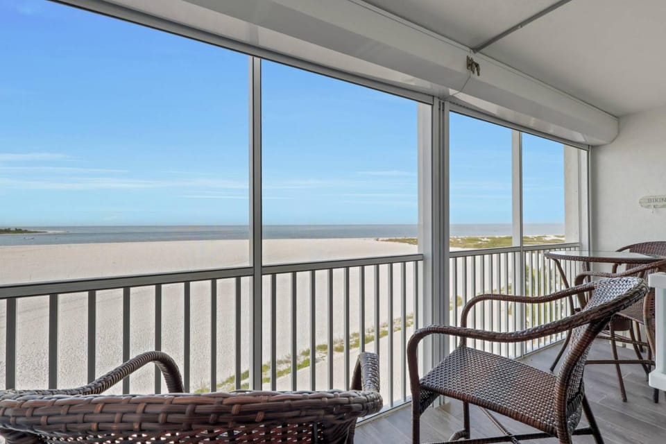 Fort Myers Beach | Castle Beach 405 House in Estero Island