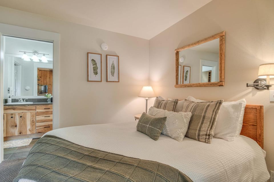 7th Mt Resort - Pool & Golf - Treetop Retreat Apartment in Oregon