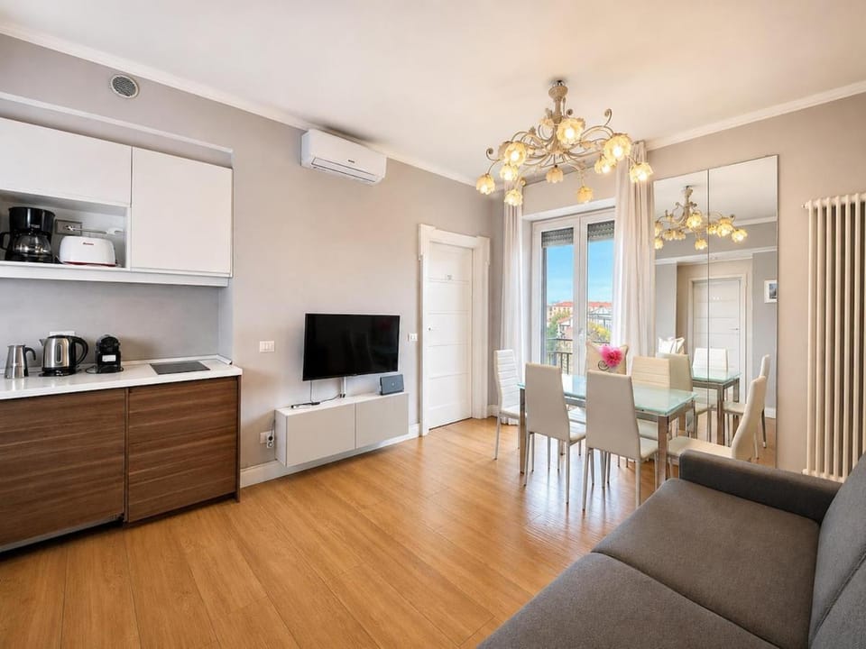 Two Bedroom Apartment with Views in Porta Venezia Apartment in Milan