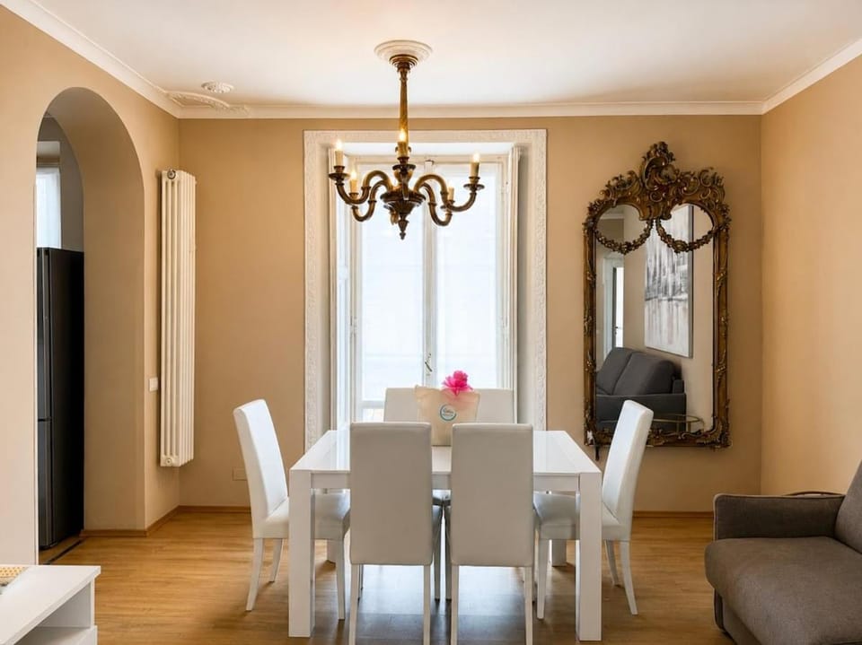 Three Bedroom Apartment in Porta Venezia Apartment in Milan