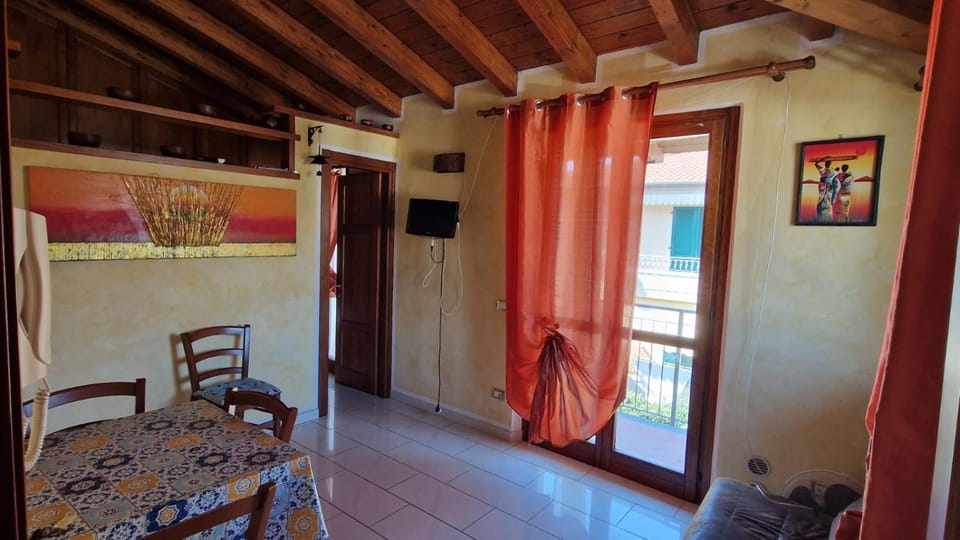 Studio Girasole House in Marina di Massa