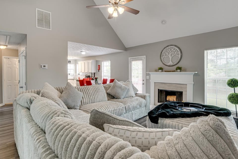 Family-Friendly Home w/ Yard in Locust Grove! House in Locust Grove