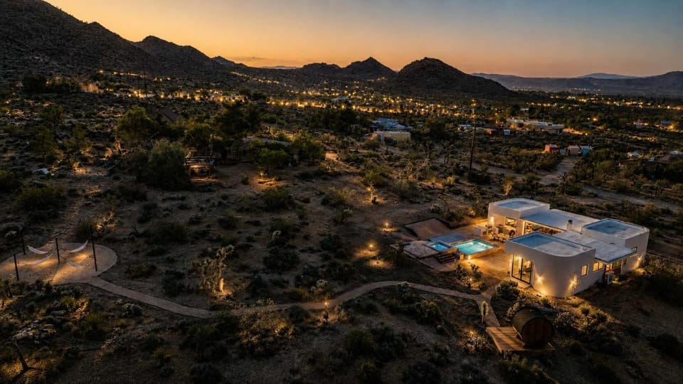 Sun Drift - Architectural Desert Retreat & Pool & Spa House in Southern California