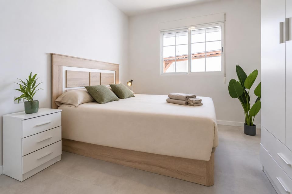 Bed, Bedroom