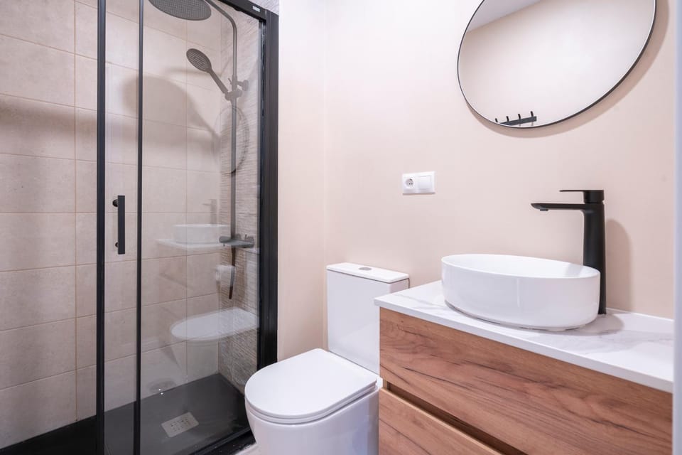 Bathroom, towels