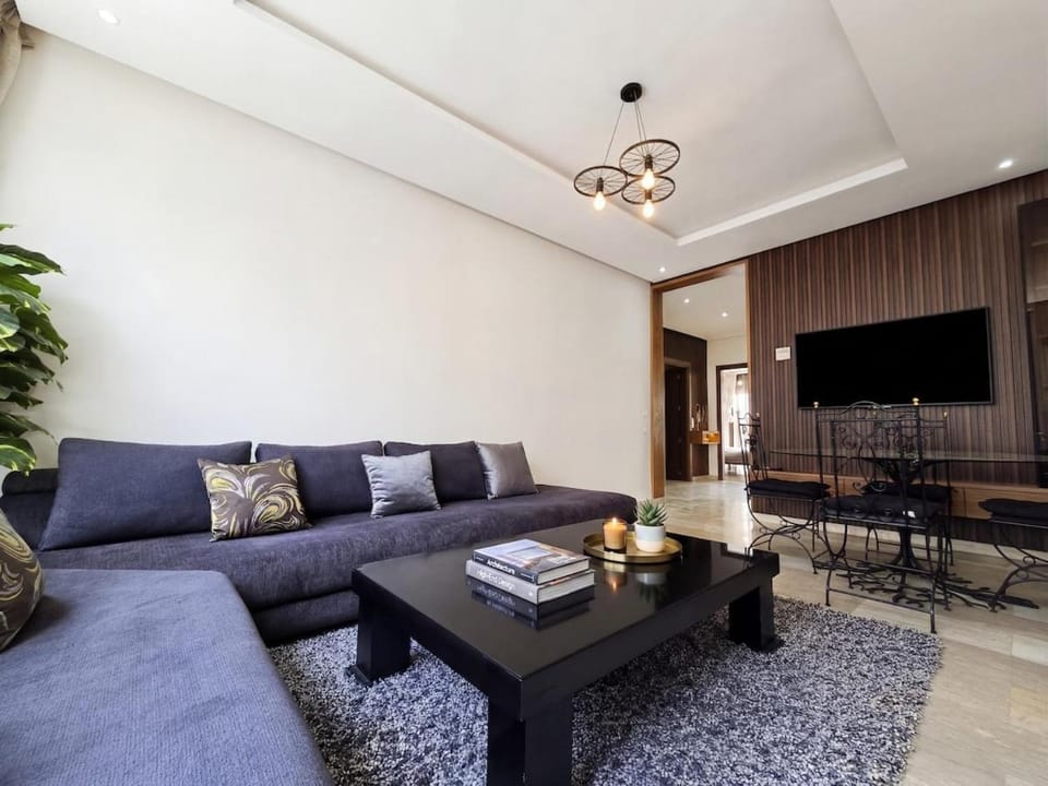 Communal lounge/ TV room, TV and multimedia, Living room, Seating area, Evening entertainment