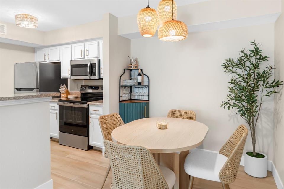 Casa Palma Modern Coastal Retreat Apartment in Destin