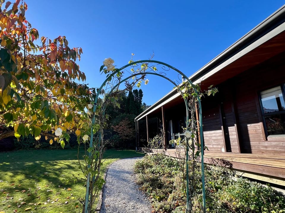 Property building, Day, Garden