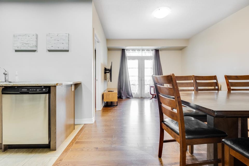 spacious 3 bedroom space House in Markham
