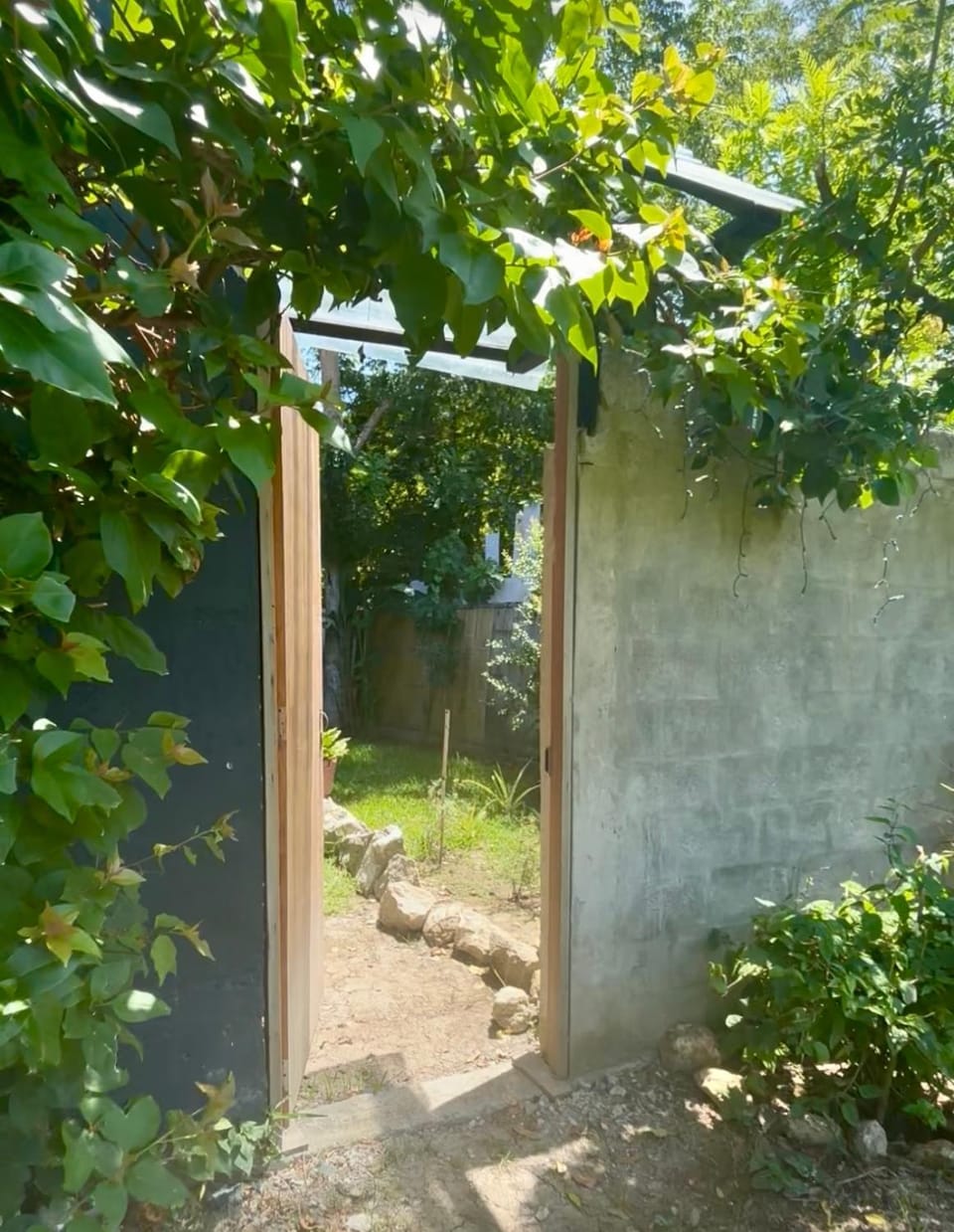 Hermosa casa rodeada de árboles y cerca a la playa Villa in Olon