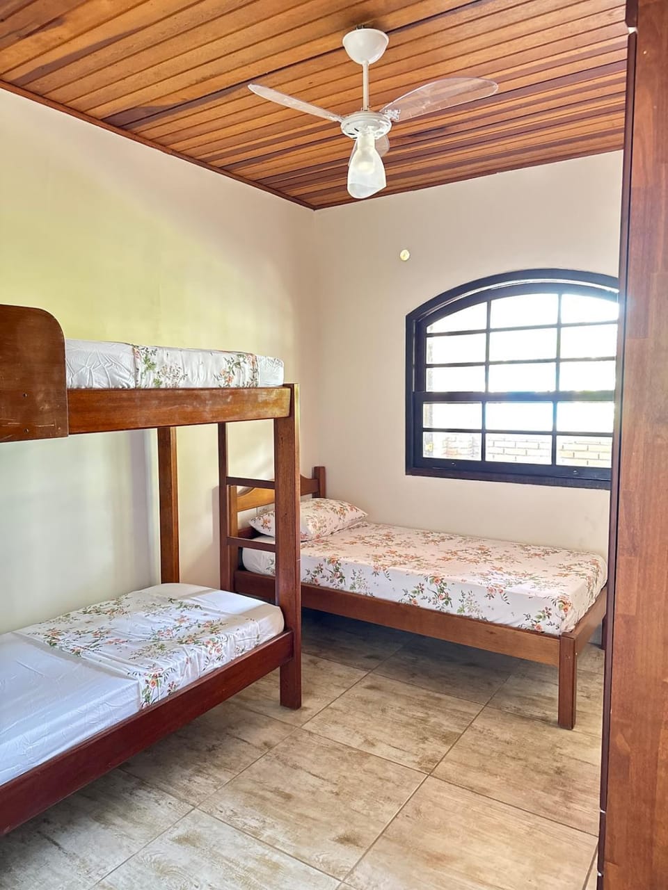 Cecí's Retreat 12 minutes from the beach family-friendly House in Ubatuba
