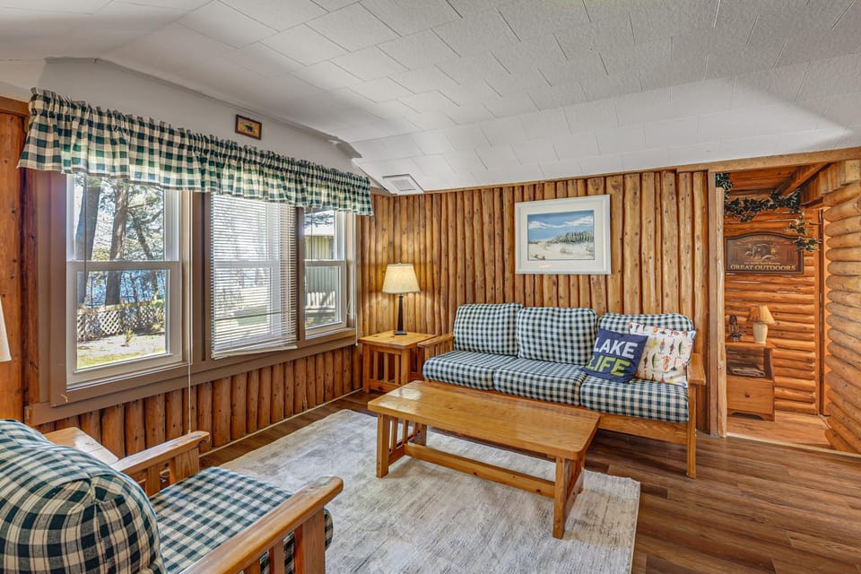 Hamlin Lake Cabin w/ Beach Access: 2 Mi to Dunes! Cabin in Hamlin Lake