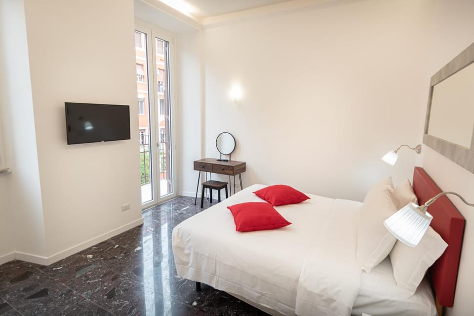 Bed, TV and multimedia, Photo of the whole room